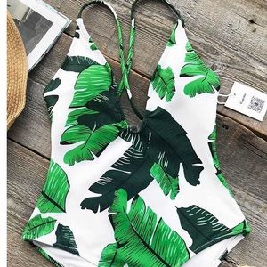 Super gorgeous one piece medium